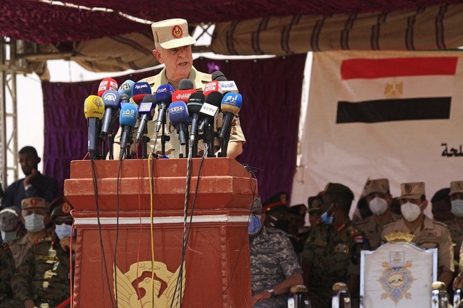 Egyptian chief of staff calls on southern region’s military unit to be vigilant, combat-ready