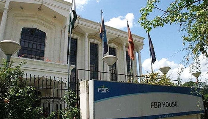 PML-N asks FBR to devise roadmap to raise tax-to-GDP ratio by 13.5%